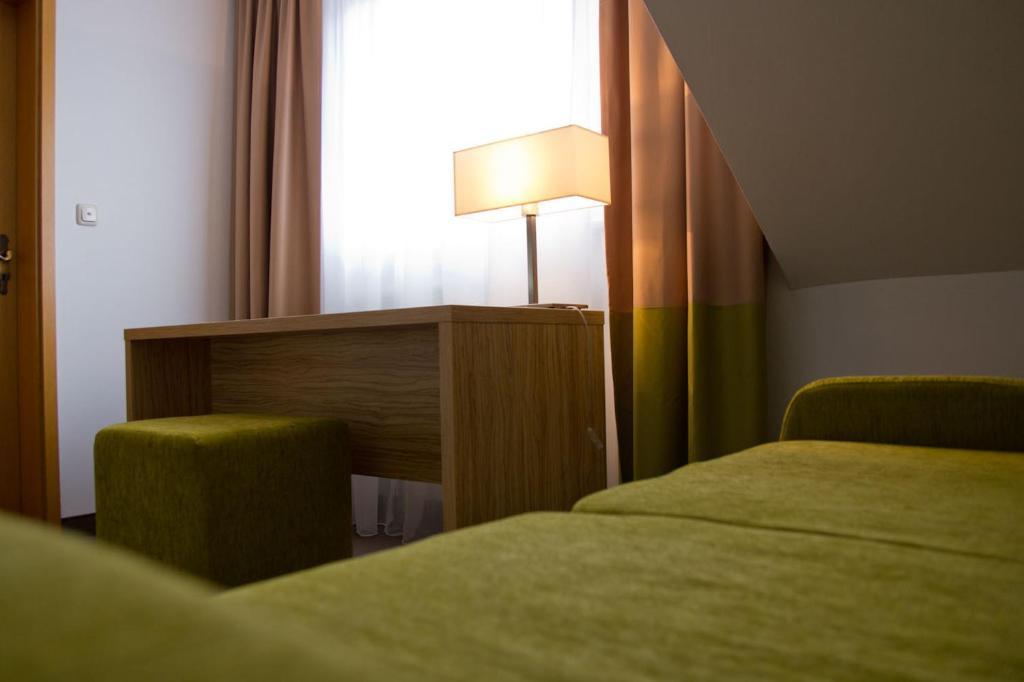 Altes Kurhaus Landhotel Trabelsdorf Δωμάτιο φωτογραφία