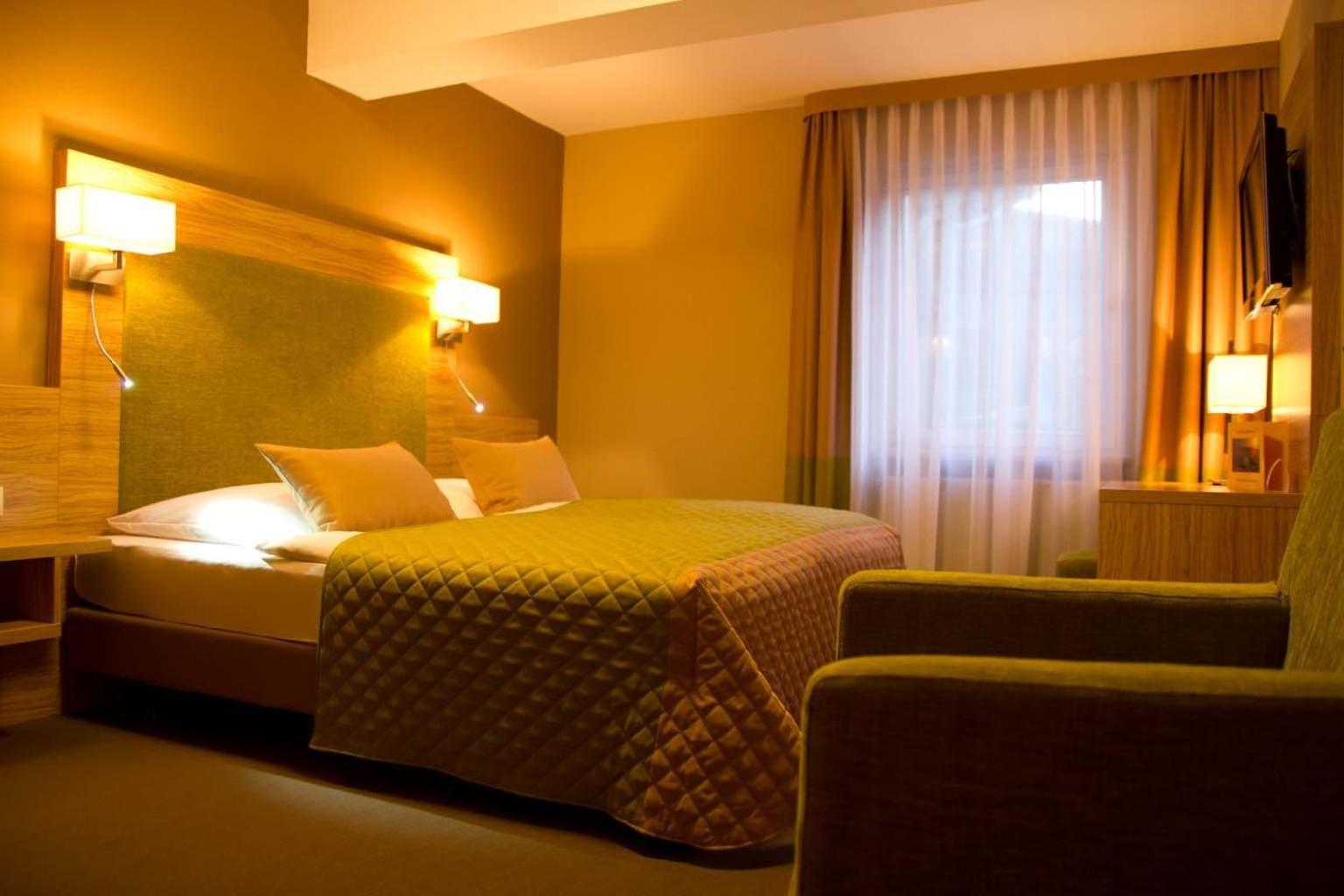 Altes Kurhaus Landhotel Trabelsdorf Εξωτερικό φωτογραφία